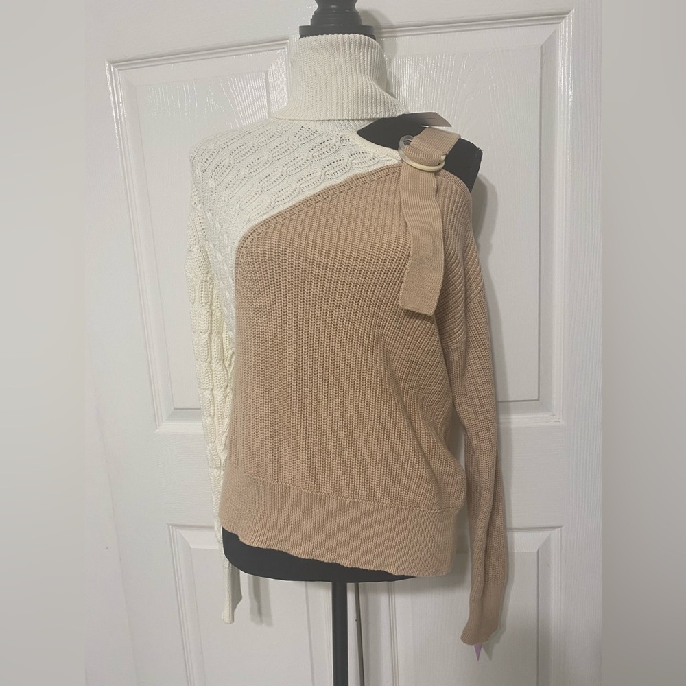 NWT 525 America Tan and Cream Off-the-Shoulder Sweater size XS